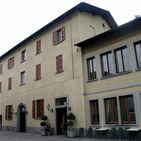 Hotel Trieste Morbegno Esterno foto