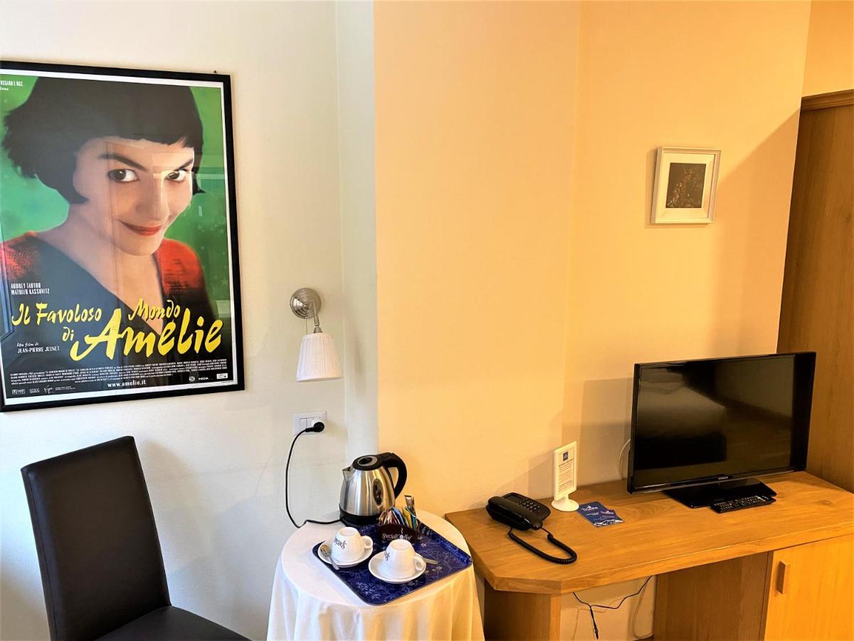 Hotel Trieste Morbegno Esterno foto