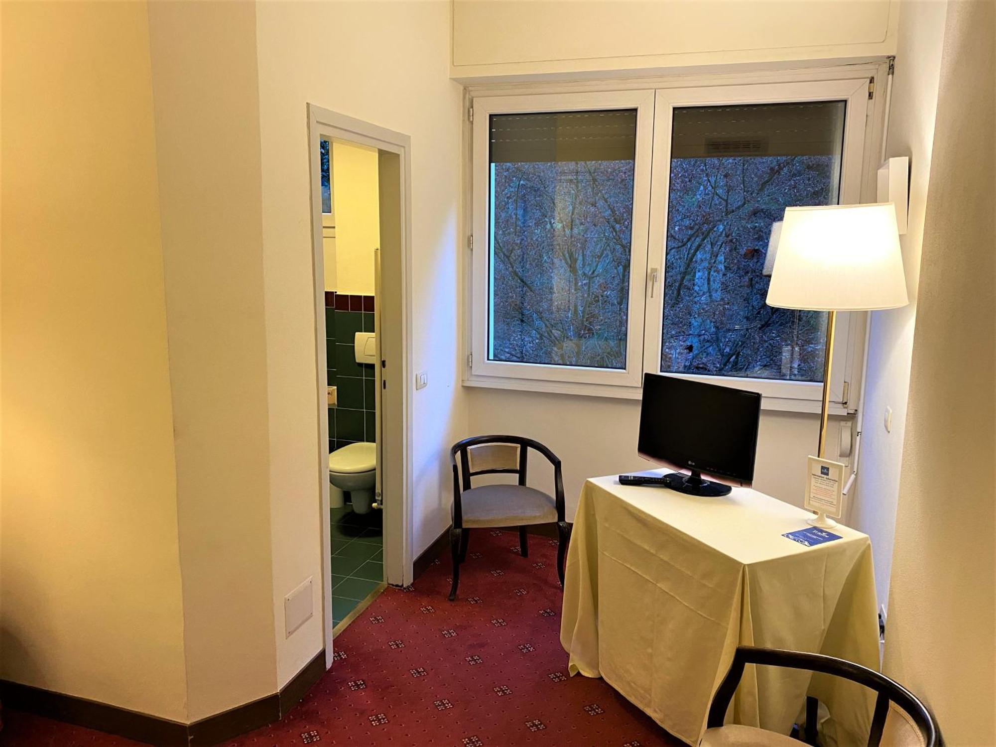 Hotel Trieste Morbegno Camera foto