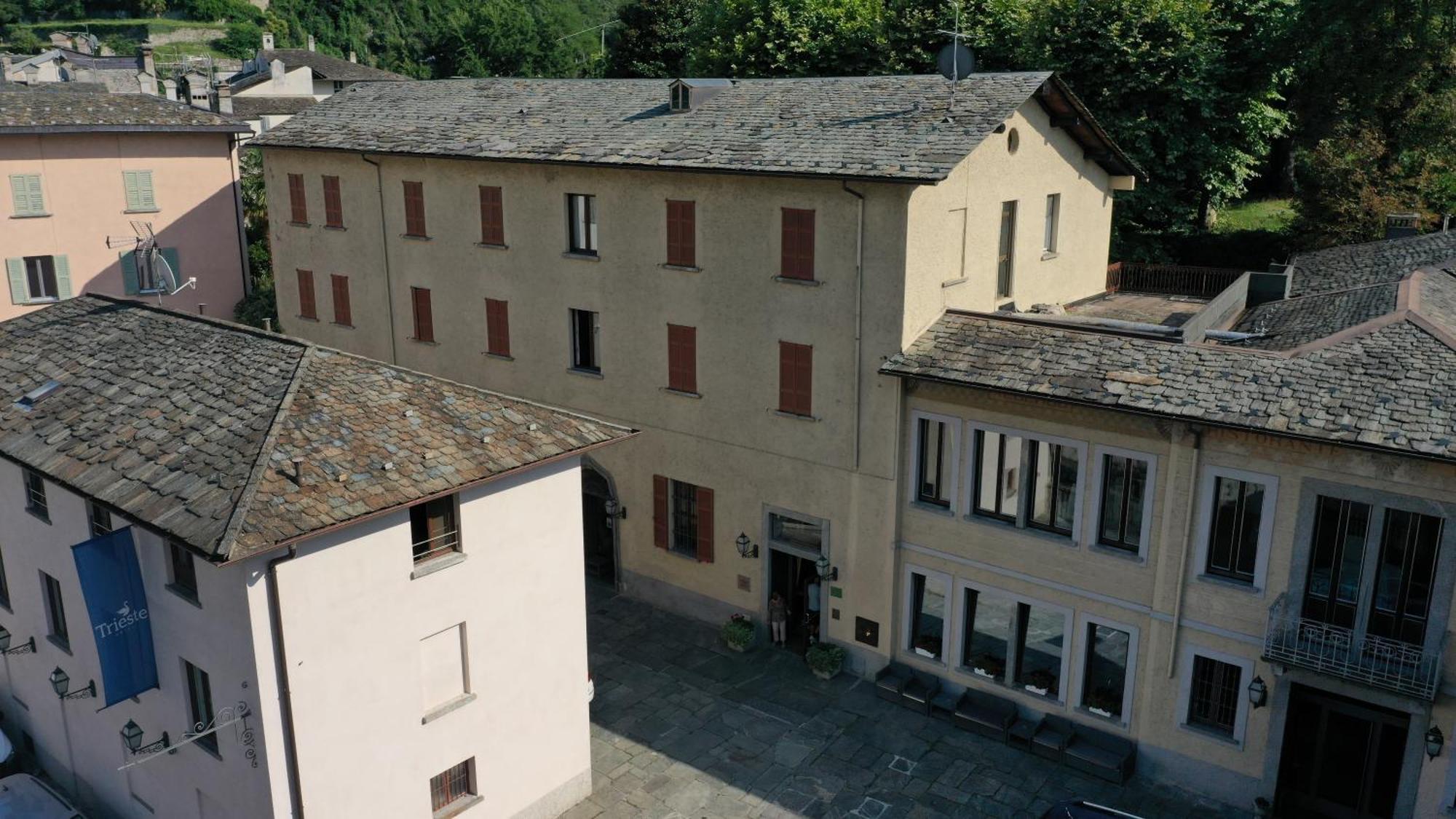 Hotel Trieste Morbegno Esterno foto