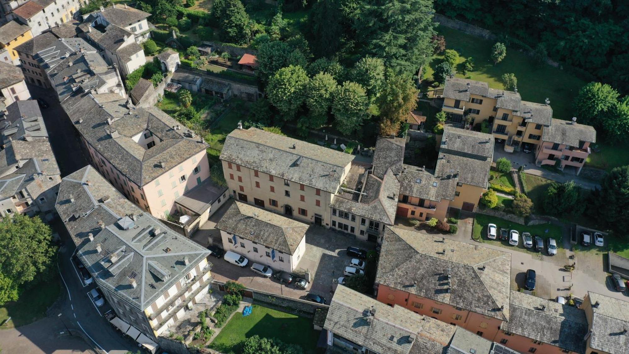 Hotel Trieste Morbegno Esterno foto