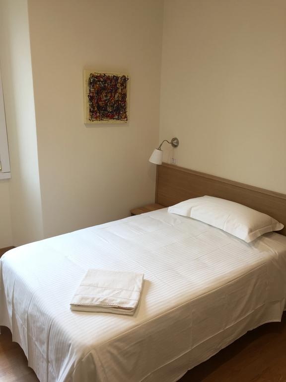 Hotel Trieste Morbegno Esterno foto