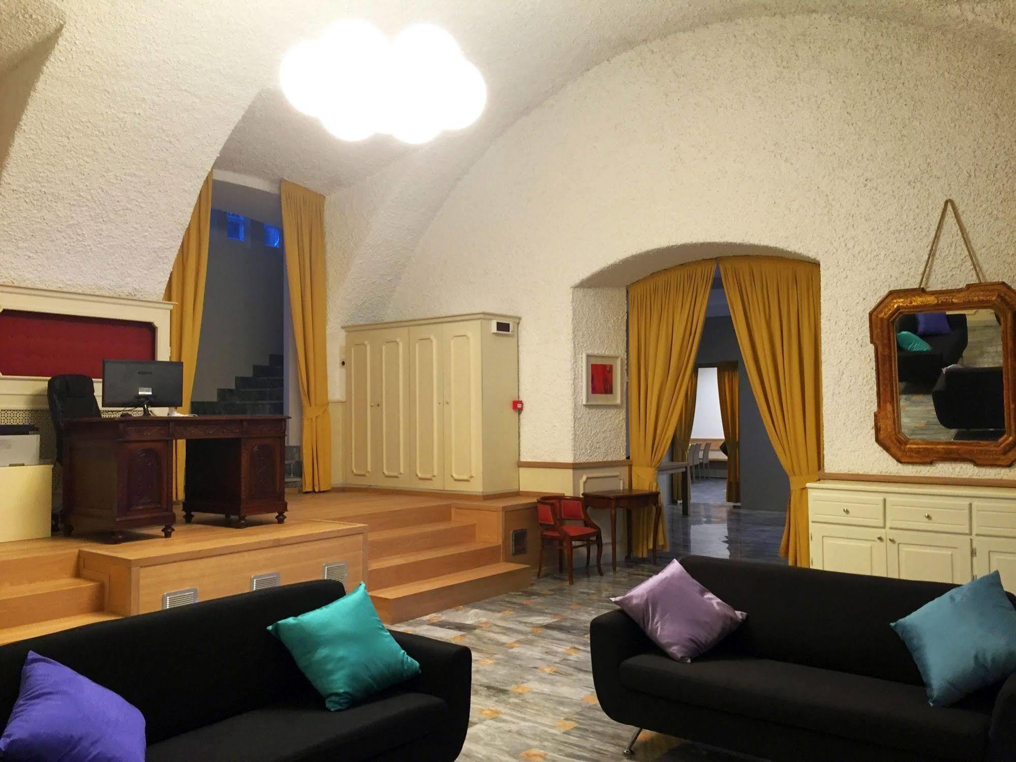 Hotel Trieste Morbegno Esterno foto